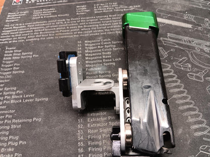 Magnetic Magazine Pouch from Lee Holster Hangers